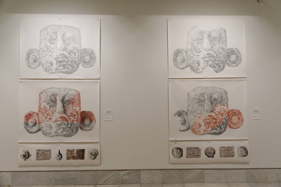 La exposición 'Artistas que enseñan', muestra que exhibe las creaciones personales del profesorado del Área de Didáctica de la Expresión Plástica de la Facultad de Ciencias de la Educación de la Universidad de Granada.