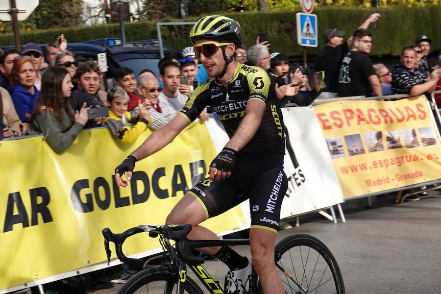 Simon Yates ha ganado la etapa que ha terminado en Granada 