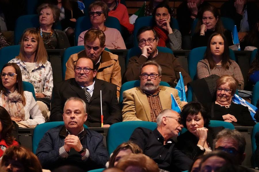 Miles de personas se han reunido este sábado en un mitin en el Palacio de Congresos con el líder nacional del partido, Pablo Casado