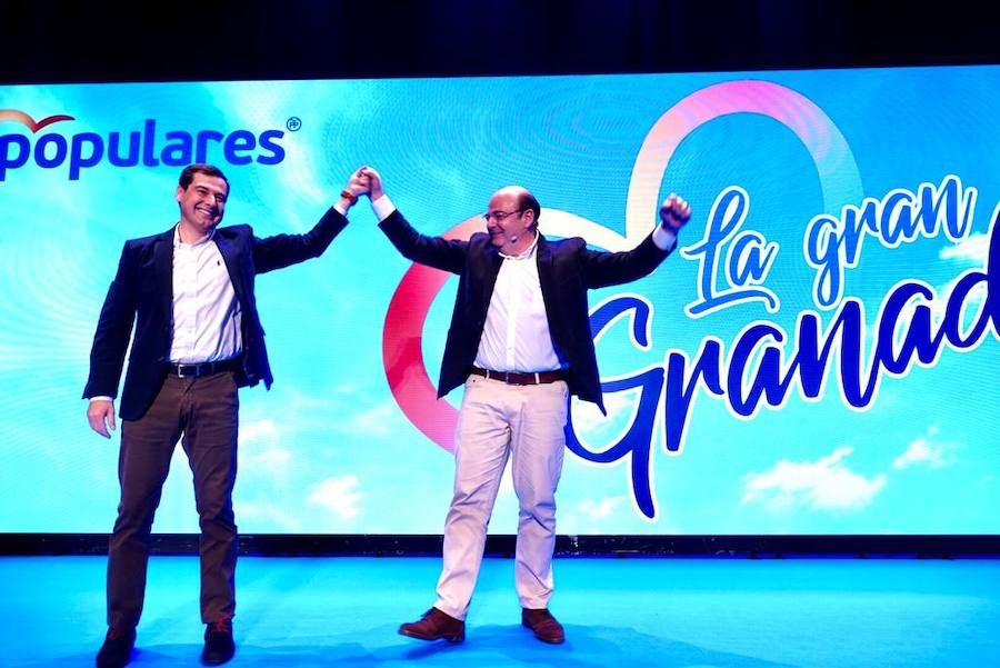 Miles de personas se han reunido este sábado en un mitin en el Palacio de Congresos con el líder nacional del partido, Pablo Casado