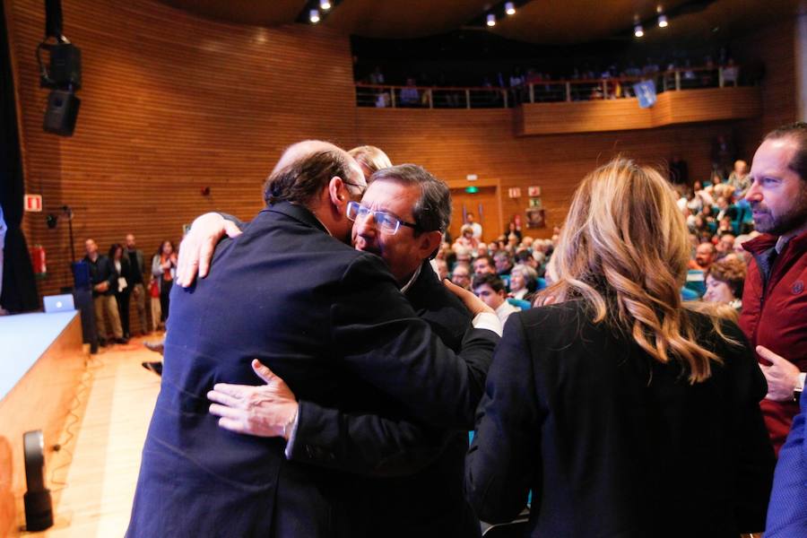 Miles de personas se han reunido este sábado en un mitin en el Palacio de Congresos con el líder nacional del partido, Pablo Casado