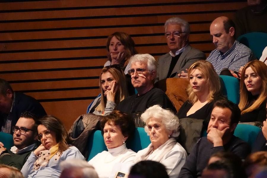 Miles de personas se han reunido este sábado en un mitin en el Palacio de Congresos con el líder nacional del partido, Pablo Casado