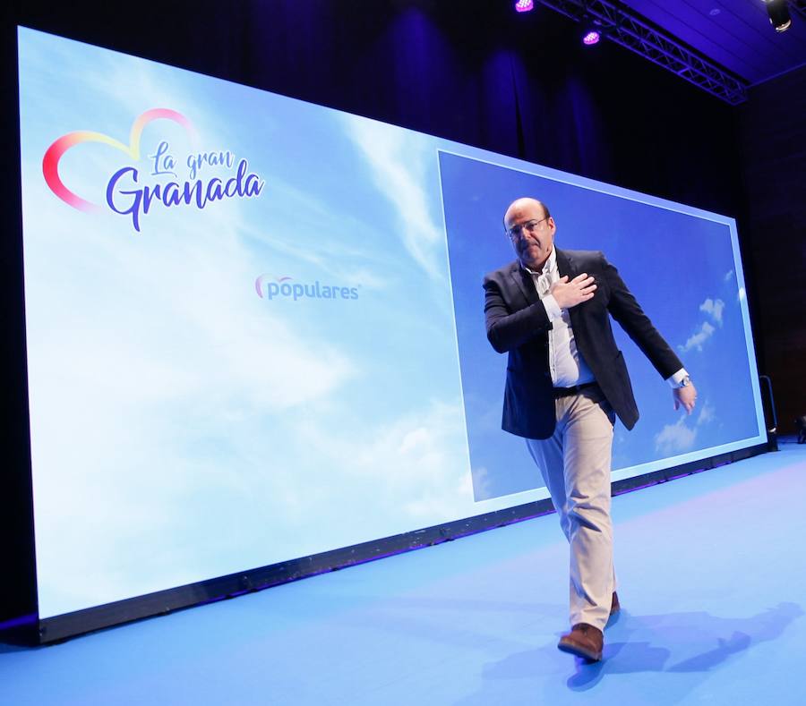 Miles de personas se han reunido este sábado en un mitin en el Palacio de Congresos con el líder nacional del partido, Pablo Casado