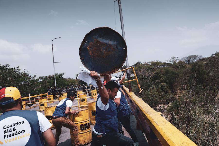 Más de 40 persontas resultaron heridas en el puente Ureña, frontera entre Colombia y Venezuela 