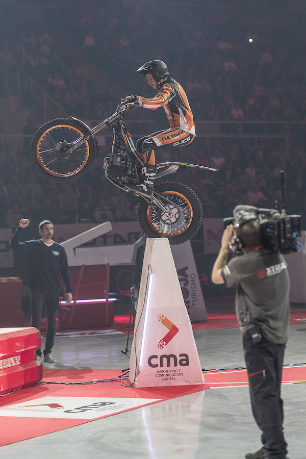 Toni Bou vuela en Granada y se pone aún más líder del X-Trail | Raga acaba tercero tras no clasificarse para la final en la segunda ronda. El joven Busto logra un importante segundo puesto