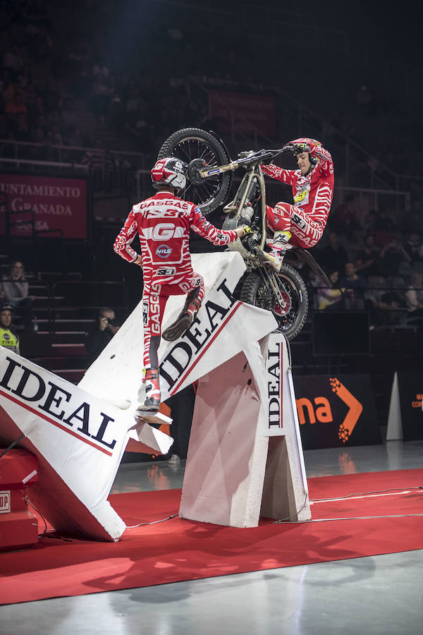 Toni Bou vuela en Granada y se pone aún más líder del X-Trail | Raga acaba tercero tras no clasificarse para la final en la segunda ronda. El joven Busto logra un importante segundo puesto