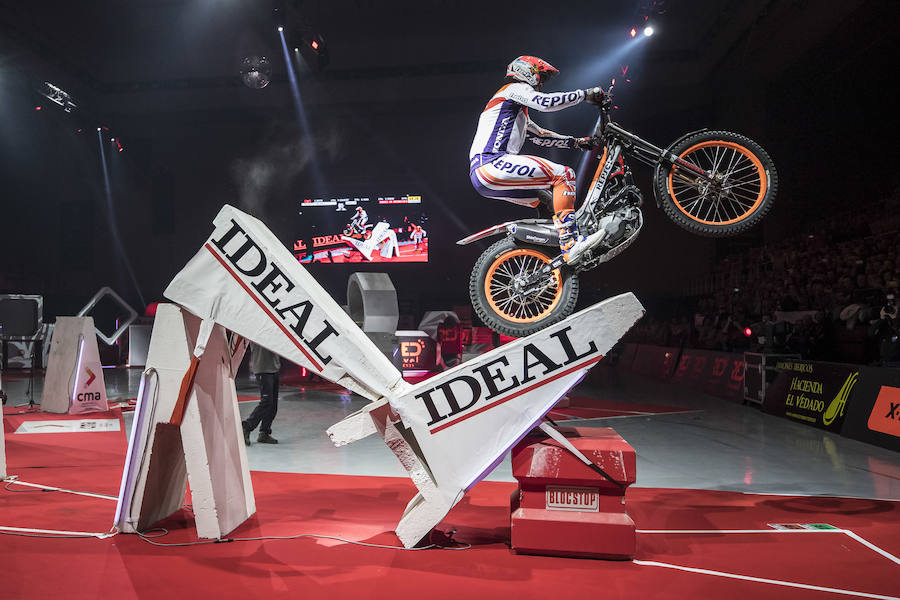 Toni Bou vuela en Granada y se pone aún más líder del X-Trail | Raga acaba tercero tras no clasificarse para la final en la segunda ronda. El joven Busto logra un importante segundo puesto