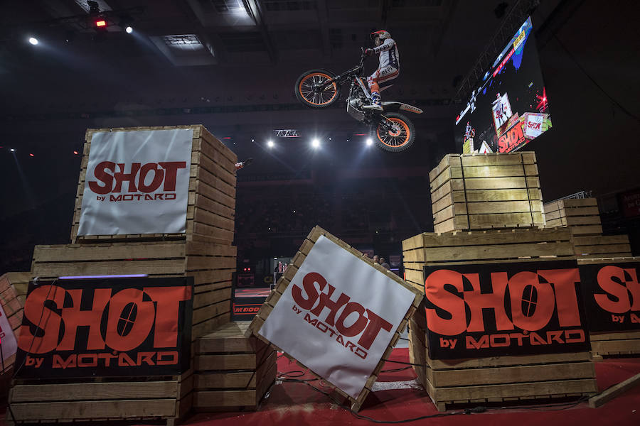 Toni Bou vuela en Granada y se pone aún más líder del X-Trail | Raga acaba tercero tras no clasificarse para la final en la segunda ronda. El joven Busto logra un importante segundo puesto