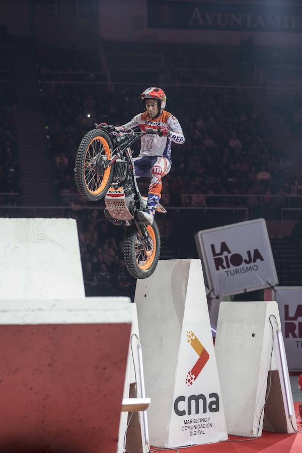 Toni Bou vuela en Granada y se pone aún más líder del X-Trail | Raga acaba tercero tras no clasificarse para la final en la segunda ronda. El joven Busto logra un importante segundo puesto