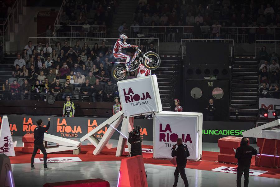 Toni Bou vuela en Granada y se pone aún más líder del X-Trail | Raga acaba tercero tras no clasificarse para la final en la segunda ronda. El joven Busto logra un importante segundo puesto