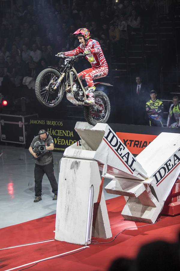 Toni Bou vuela en Granada y se pone aún más líder del X-Trail | Raga acaba tercero tras no clasificarse para la final en la segunda ronda. El joven Busto logra un importante segundo puesto