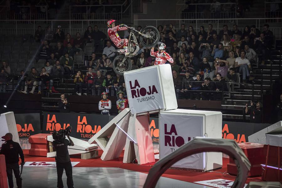 Toni Bou vuela en Granada y se pone aún más líder del X-Trail | Raga acaba tercero tras no clasificarse para la final en la segunda ronda. El joven Busto logra un importante segundo puesto