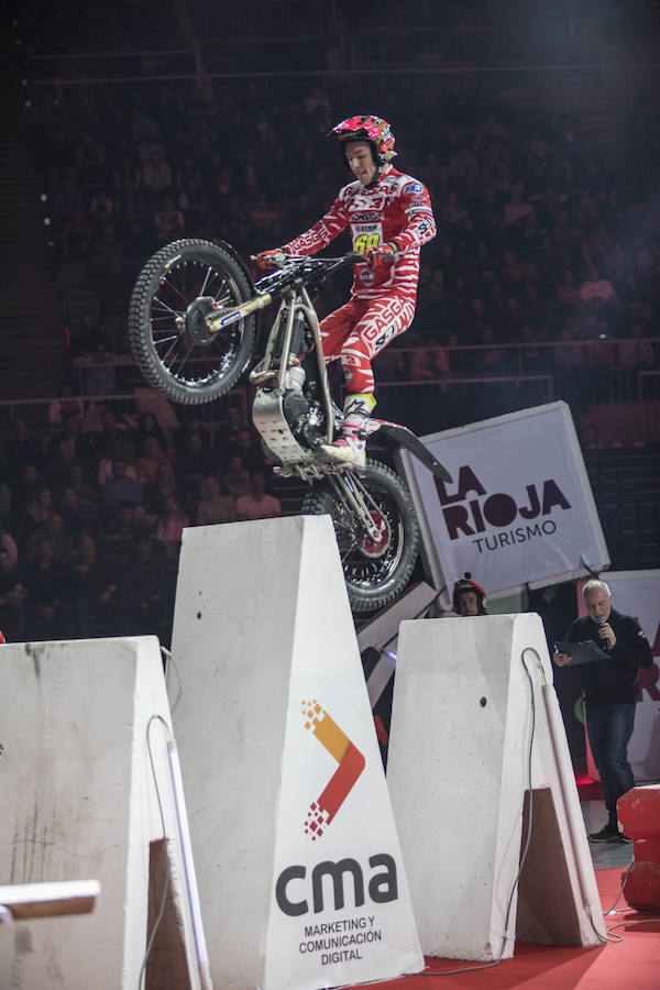 Toni Bou vuela en Granada y se pone aún más líder del X-Trail | Raga acaba tercero tras no clasificarse para la final en la segunda ronda. El joven Busto logra un importante segundo puesto