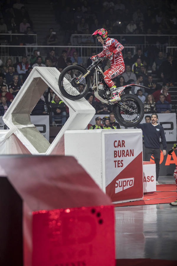 Toni Bou vuela en Granada y se pone aún más líder del X-Trail | Raga acaba tercero tras no clasificarse para la final en la segunda ronda. El joven Busto logra un importante segundo puesto