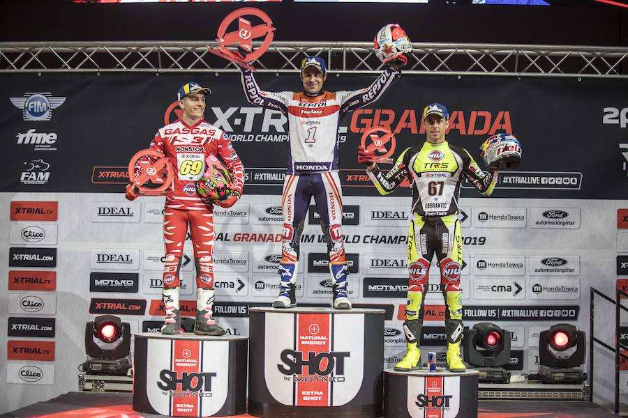 Toni Bou vuela en Granada y se pone aún más líder del X-Trail | Raga acaba tercero tras no clasificarse para la final en la segunda ronda. El joven Busto logra un importante segundo puesto