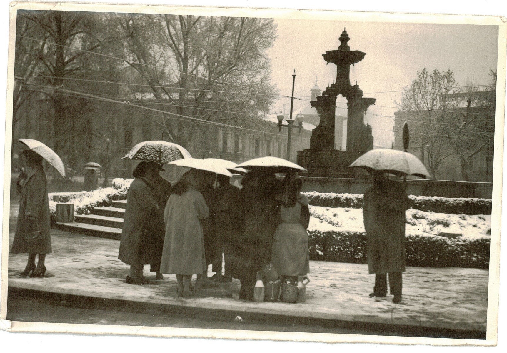 Las nevadas sobre Granada han dejado siempre unas estampas de espectacualr belleza. Recogemos ahora una serie de fotografías de incuestionable valor.