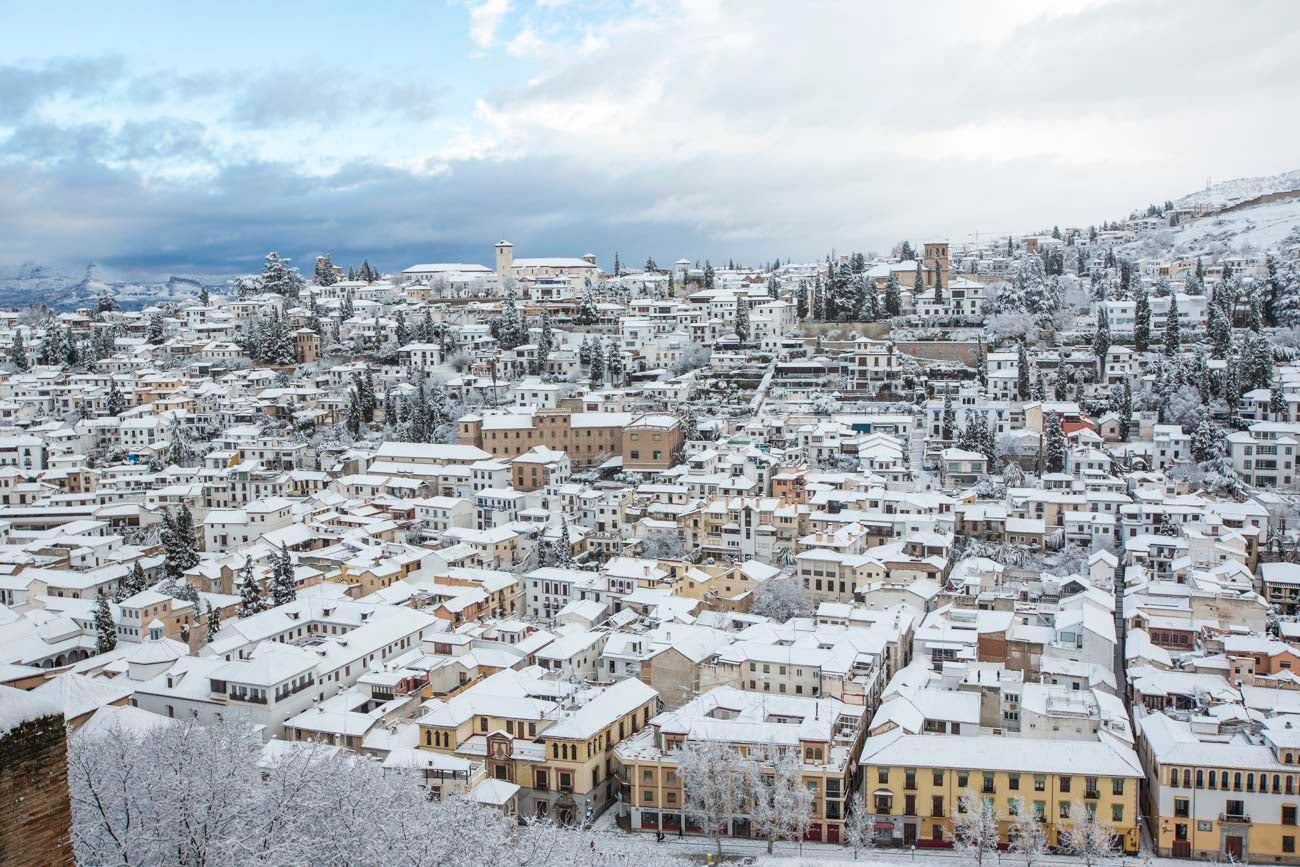 Las nevadas sobre Granada han dejado siempre unas estampas de espectacualr belleza. Recogemos ahora una serie de fotografías de incuestionable valor.