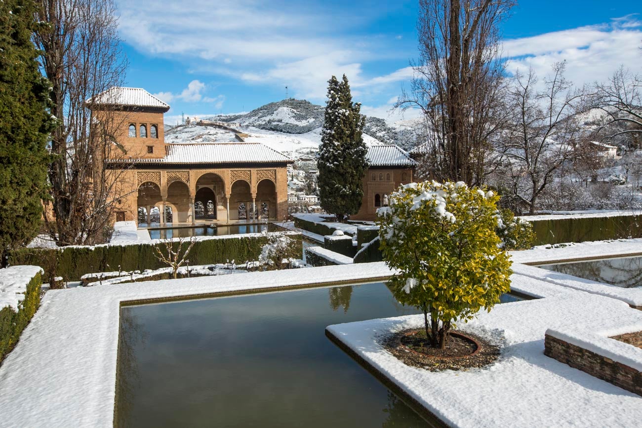 Las nevadas sobre Granada han dejado siempre unas estampas de espectacualr belleza. Recogemos ahora una serie de fotografías de incuestionable valor.