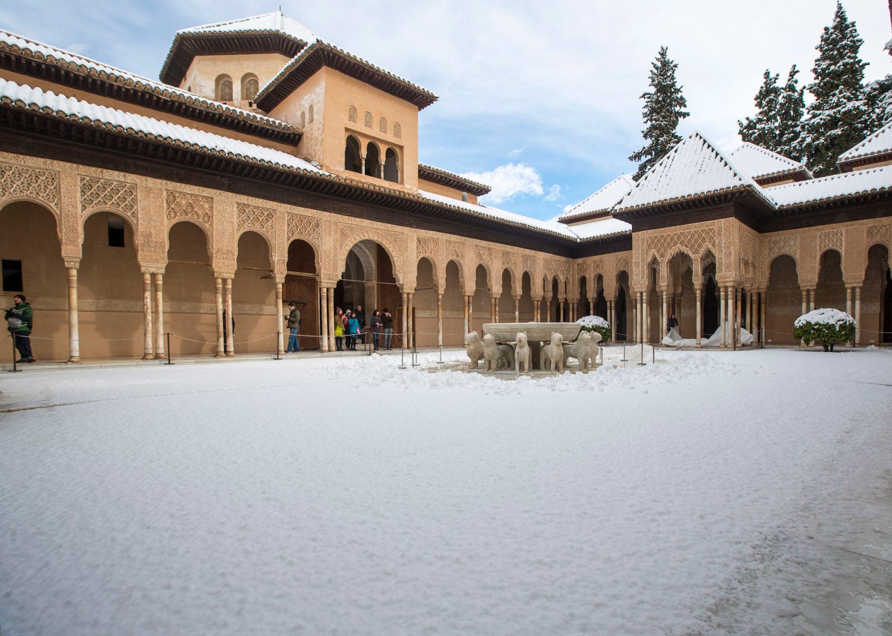 Las nevadas sobre Granada han dejado siempre unas estampas de espectacualr belleza. Recogemos ahora una serie de fotografías de incuestionable valor.