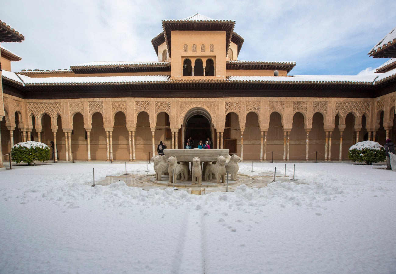 Las nevadas sobre Granada han dejado siempre unas estampas de espectacualr belleza. Recogemos ahora una serie de fotografías de incuestionable valor.