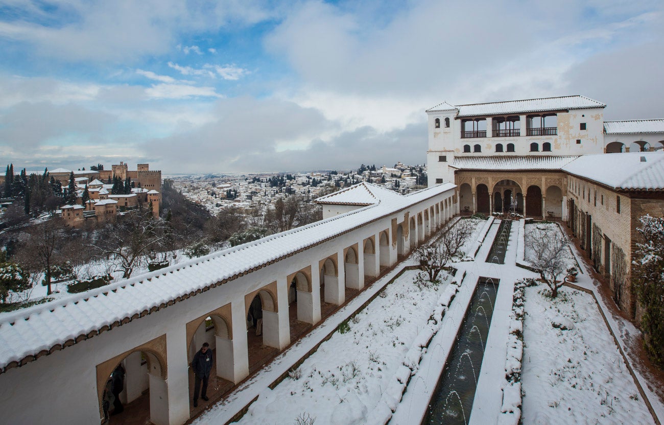 Las nevadas sobre Granada han dejado siempre unas estampas de espectacualr belleza. Recogemos ahora una serie de fotografías de incuestionable valor.