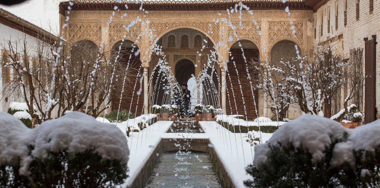 Las nevadas sobre Granada han dejado siempre unas estampas de espectacualr belleza. Recogemos ahora una serie de fotografías de incuestionable valor.