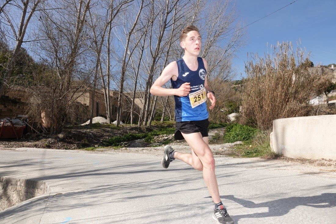 El Valle de Lecrín acoge una modesta carrera con 350 participantes entre corredores absolutos, senderistas y chiquillos