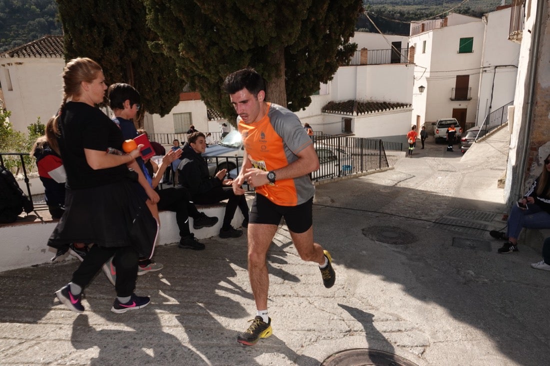 El Valle de Lecrín acoge una modesta carrera con 350 participantes entre corredores absolutos, senderistas y chiquillos