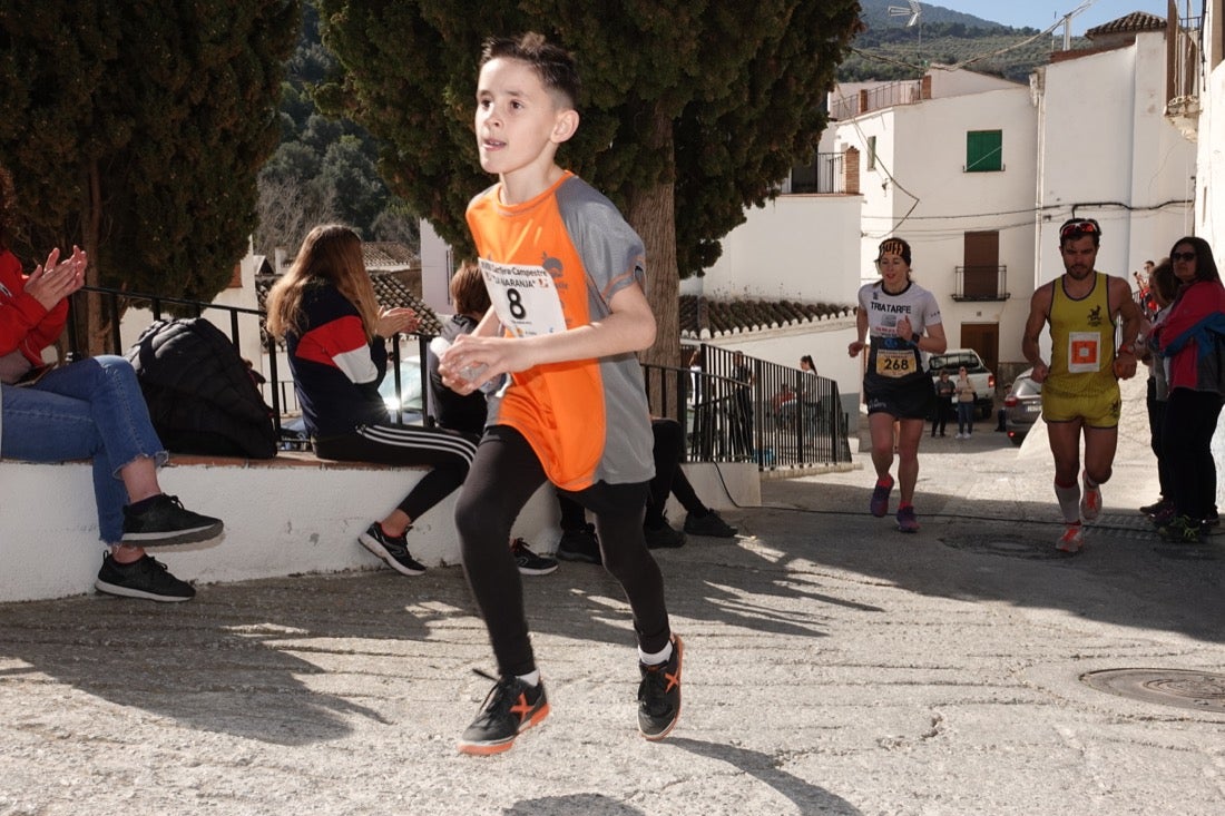 El Valle de Lecrín acoge una modesta carrera con 350 participantes entre corredores absolutos, senderistas y chiquillos
