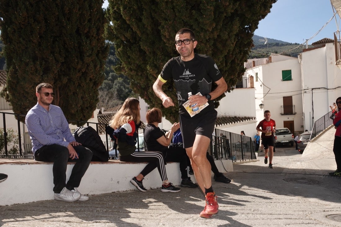 El Valle de Lecrín acoge una modesta carrera con 350 participantes entre corredores absolutos, senderistas y chiquillos