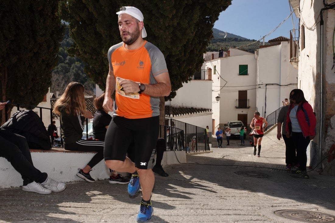 El Valle de Lecrín acoge una modesta carrera con 350 participantes entre corredores absolutos, senderistas y chiquillos