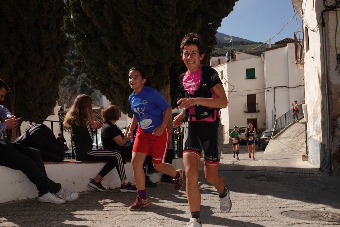 El Valle de Lecrín acoge una modesta carrera con 350 participantes entre corredores absolutos, senderistas y chiquillos
