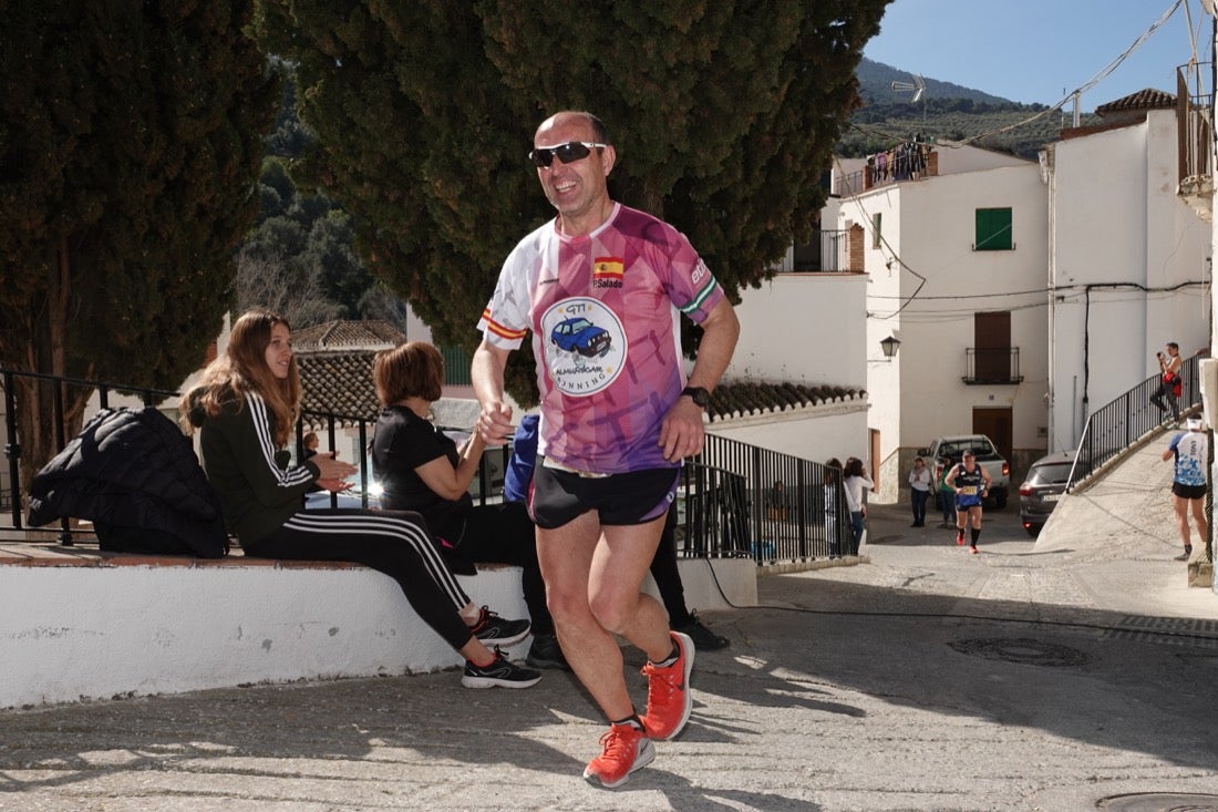 El Valle de Lecrín acoge una modesta carrera con 350 participantes entre corredores absolutos, senderistas y chiquillos