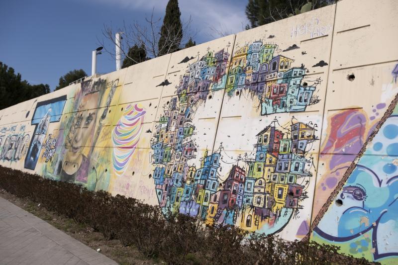 Cordobesa pero residente en Granada durante varios años, su recuerdo sigue vivo en un enorme mural próximo a la Estación de Autobuses