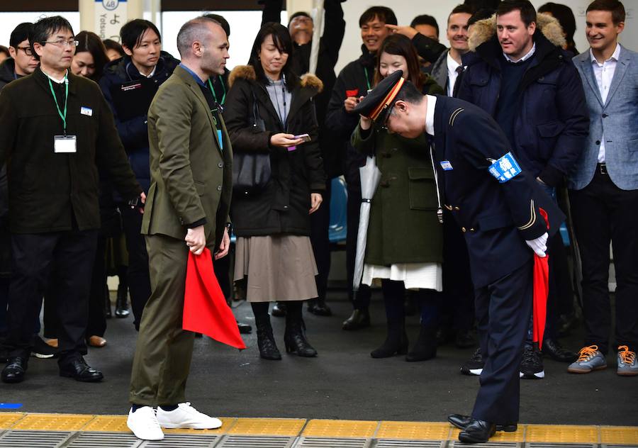 La presentó Iniesta en Tokyo | El creador de «Oliver y Benji» dijo durante el evento que espera que la gente «se deje caer por la estación»