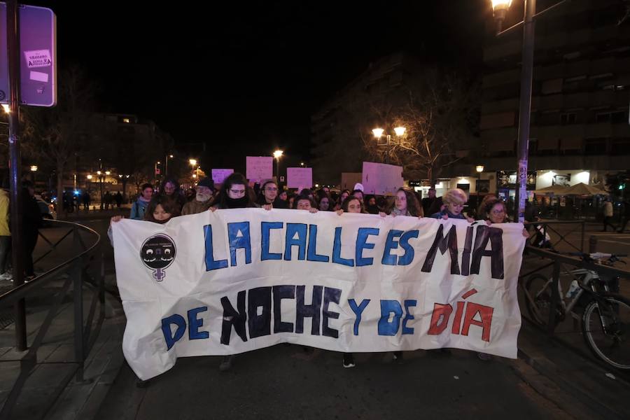 Fotos: Primera ‘marea violeta’ en Granada