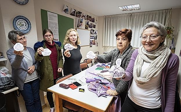 En la Red de Mujeres del Zaidín se han preparado a fondo para la jornada del 8M.