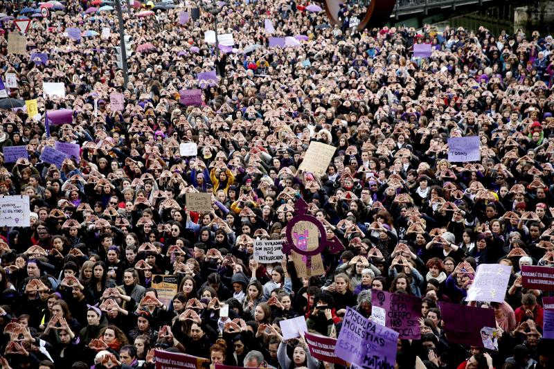 Una marea morada recorre todo el país para reivindicar la igualdad de género