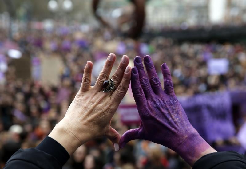 Una marea morada recorre todo el país para reivindicar la igualdad de género