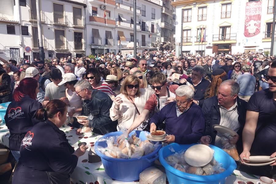 Total en la fiesta de la Asadura de Güéjar Sierra que cumple ya veinticuatro ediciones y se ha convertido en una de las grandes citas de la temporada