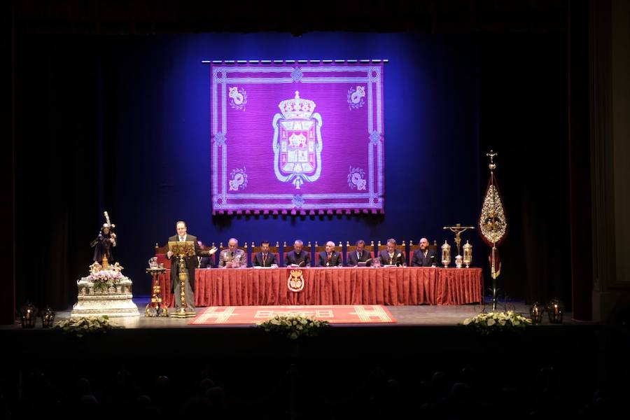 «Dueles de hermosa Granada», fue el primer piropo que le lanzó a la ciudad mientras una música de fondo lo acompañaba