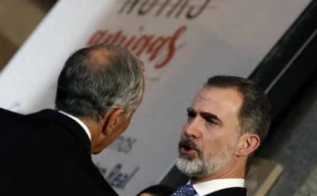 Felipe VI esquía sin la reina Letizia