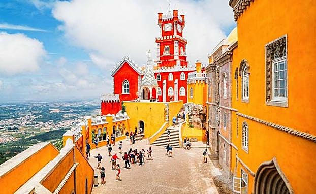 Vueling oferta 700.000 plazas para volar a Portugal este verano desde 24,99 euros