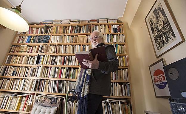 Juan de Loxa poseía una importante colección, tanto de arte como documetnal, en su vivienda de Granada.