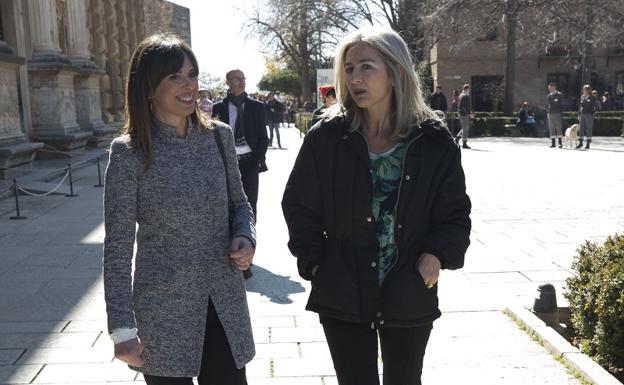 Rocío Díaz, junto a la consejera de Cultura Patricia del Pozo en la visita de hace unos días a la Alhambra