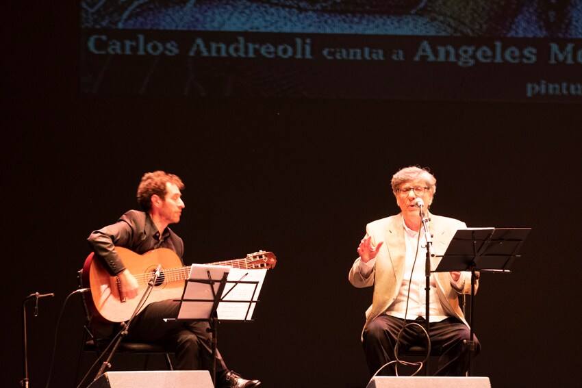 El Festival Internacional de Tango de Granada cumple 31 años y lo ha hecho este miércoeles un primera jornada en la que Soleá Morente y Lucila Juárez han homenajeado a sus padres, Enrique Morente y Rubén Juárez. La figura de Federico García Lorca o de poeta como Ángeles Mora también han estado presentes en el escenario del Teatro Isabel La Católica a través de sus letras entonadas con acento de Buenos Aires.