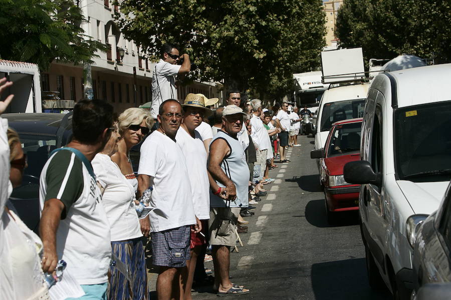 Imagen secundaria 2 - Histórica protesta en el 89 en Almuñécar para pedir agua. Concentración en Torrenueva en el primer aniversario del 27-J y una de las marchas de Agua para el campo en la presa de Rules (2014).