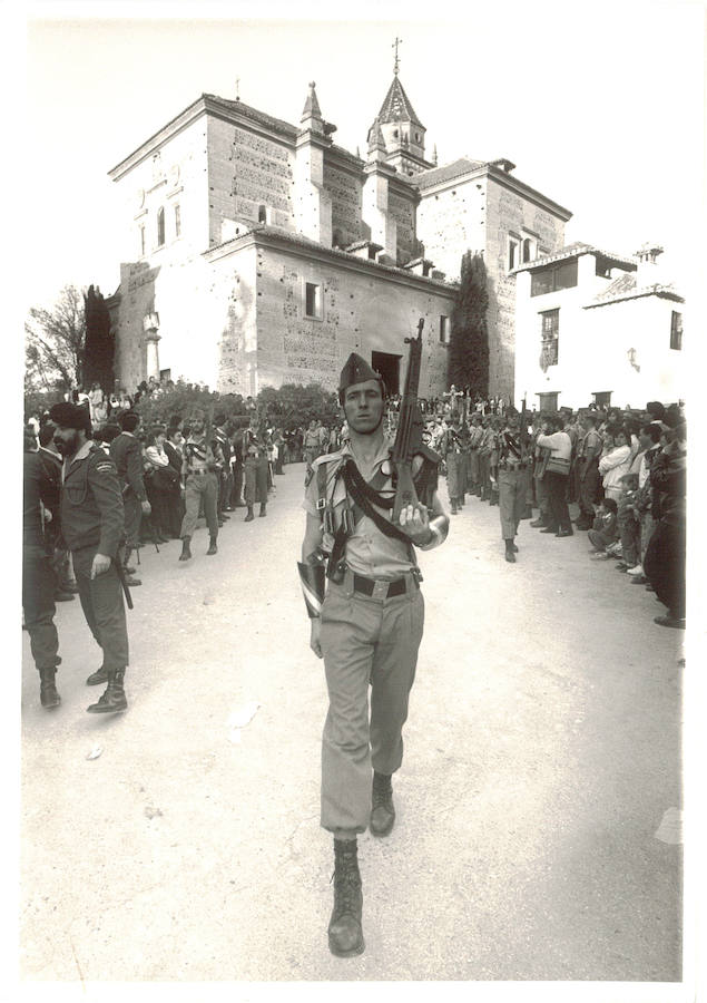 Salida de Santa María de la Alhambra Semana Santa 1989