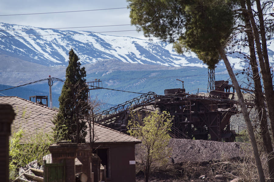 Cerradas desde 1996, las minas de Alquife vuelven a extraer mineral 23 años después gracias al desbloqueo burocrático tras meses esperando la puesta en marcha de la fase de explotación, pues la Junta había firmado en marzo de 2018 el plan de labores.