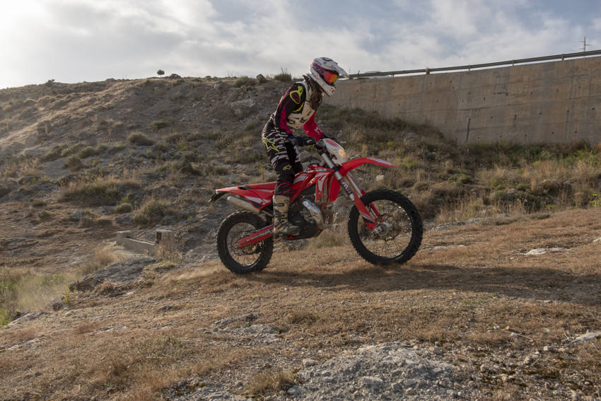 La paduleña es la única corredora granadina de moto de enduro que ha competido en campeonatos oficiales hasta el momento